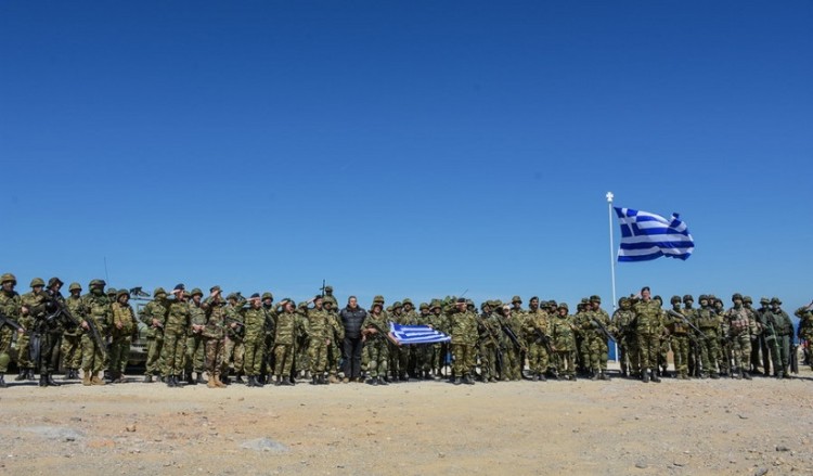 Π. Καμμένος: 7.000 μόνιμοι και στρατεύσιμοι μεταφέρονται σε Αιγαίο και Έβρο