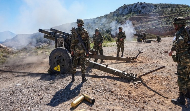 Π. Καμμένος: 7.000 μόνιμοι και στρατεύσιμοι μεταφέρονται σε Αιγαίο και Έβρο - Media Gallery