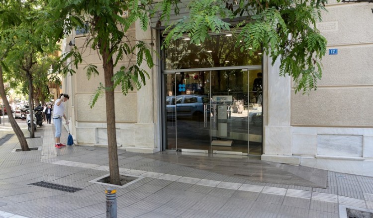 «Παρέμβαση» του Ρουβίκωνα στο Βρετανικό Συμβούλιο στο Κολωνάκι (βίντεο)
