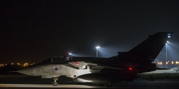 Επίθεση στη Συρία: Από το Ακρωτήρι της Κύπρου τα βρετανικά Tornado (βίντεο)