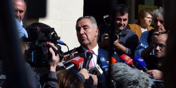 Εκλογές στο Μαυροβούνιο: Επιδιώκει επιστροφή στην εξουσία ο Μίλο Τζουκάνοβιτs