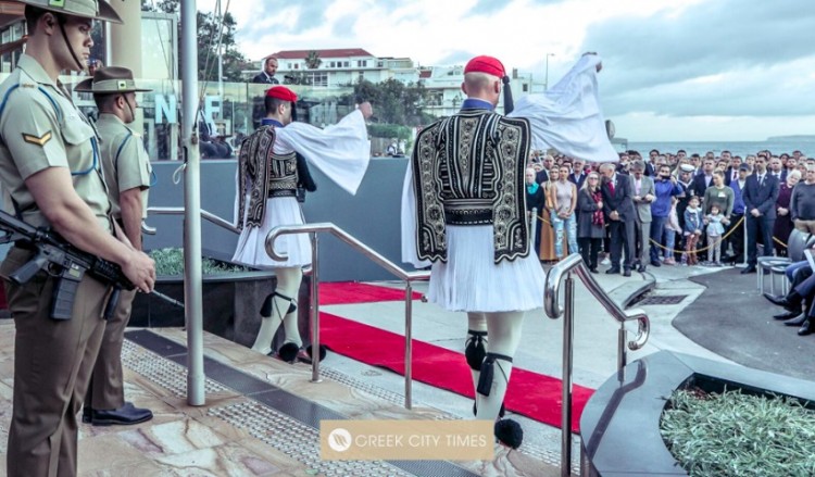 Δέος και θαυμασμό προκαλούν οι Εύζωνες στο Σίδνεϊ στις εκδηλώσεις των ANZAC (βίντεο)