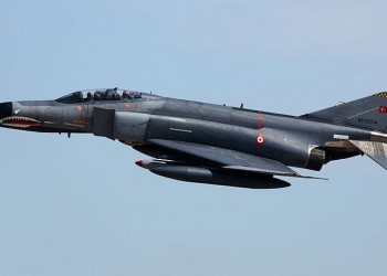 Ζεύγος τουρκικών F-4 πέταξε πάνω από την Παναγιά και τις Οινούσσες