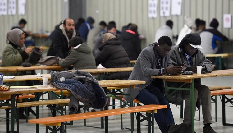 Spiegel: Στην Ελλάδα ανθεί το εμπόριο προσφυγικών εγγράφων