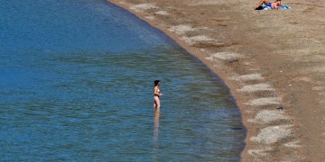 Η Ελλάδα στην πεντάδα με τα καθαρότερα νερά για κολύμπι στην ΕΕ