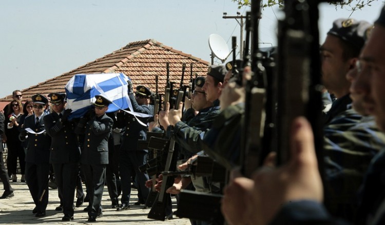 Ανείπωτος θρήνος στο τελευταίο αντίο στον Γεώργιο Μπαλταδώρο (φωτο)