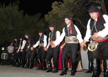 Μια γνήσια ποντιακή βραδιά από το Σύλλογο Ποντίων Πετρούπολης και Ιλίου - Cover Image
