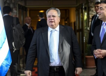 Σε εξέλιξη η συνάντηση Κοτζιά-Ντιμιτρόφ στην Αχρίδα για την ονομασία των Σκοπίων