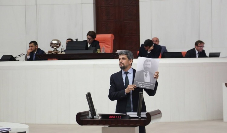 Ο Γκάρο Παϊλάν τρολάρει την Άγκυρα: Κατέθεσε νομοσχέδιο για την αναγνώριση της Γενοκτονίας των Αρμενίων!
