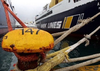 Συλλήψεις στον Πειραιά για πώληση λαθραίων προϊόντων 2