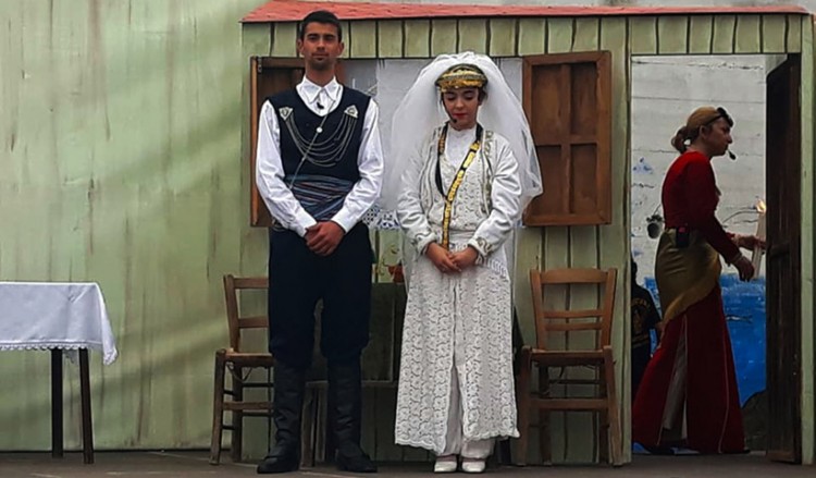 Πώς έγινε φέτος η αναπαράσταση του ποντιακού γάμου στον Ζυγό Καβάλας (βίντεο)