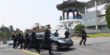 Οι 12 σωματοφύλακες του Κιμ Γιονγκ Ουν που τρέλαναν τον κόσμο! (βίντεο)