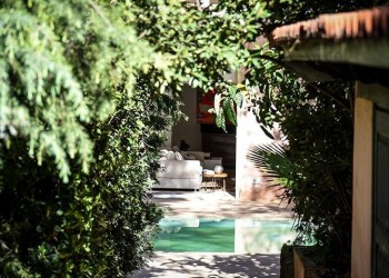 Σπείρα σεσημασμένων Αλβανών «βλέπει» η ΕΛΑΣ για τη ληστεία στην Κηφισιά
