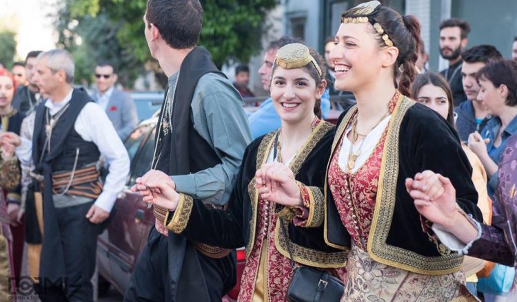 Μαθήματα ποντιακών χορών και λύρας στο Σύλλογο Ποντίων Κορυδαλλού «Εύξεινος Πόντος»