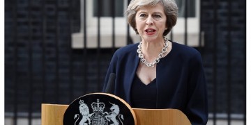 Brexit: Όχι στη συμφωνία από πρώην στελέχη των υπηρεσιών πληροφοριών και άμυνας