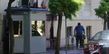 Επίθεση του Ρουβίκωνα στο τουρκικό προξενείο στο Π. Ψυχικό