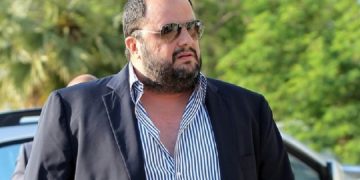 Ο Βαγγέλης Μαρινάκης ανακοίνωσε πως βρέθηκε θετικός στον κορονοϊό