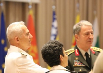 Αποστολάκης: Δεν θα υποχωρήσουμε από την υπεράσπιση των κυριαρχικών μας δικαιωμάτων