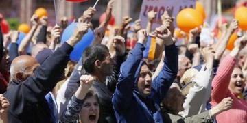 Διαδηλώνουν υπέρ της εκλογής Πασινιάν οι Αρμένιοι