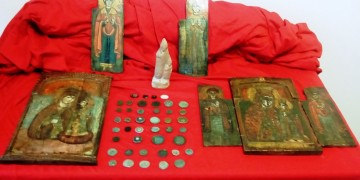 Θεσσαλονίκη: Πιάστηκαν με αρχαία νομίσματα και εικόνες του 19ου αιώνα