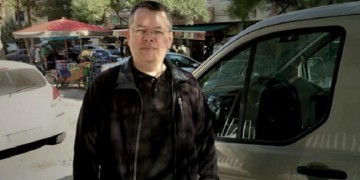 Παραμένει στις τουρκικές φυλακές ο Αμερικανός πάστορας