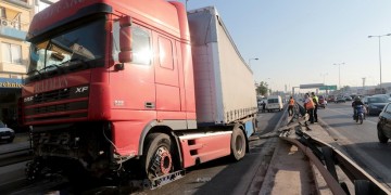 Βίντεο-ντοκουμέντο από το δυστύχημα με την νταλίκα στον Κηφισό