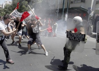 Νέα επεισόδια στην πορεία της ΓΣΕΕ-ΑΔΕΔΥ με χημικά από τα ΜΑΤ