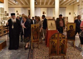 Ο Αρχιεπίσκοπος Ιερώνυμος στην Εστία Νέας Σμύρνης