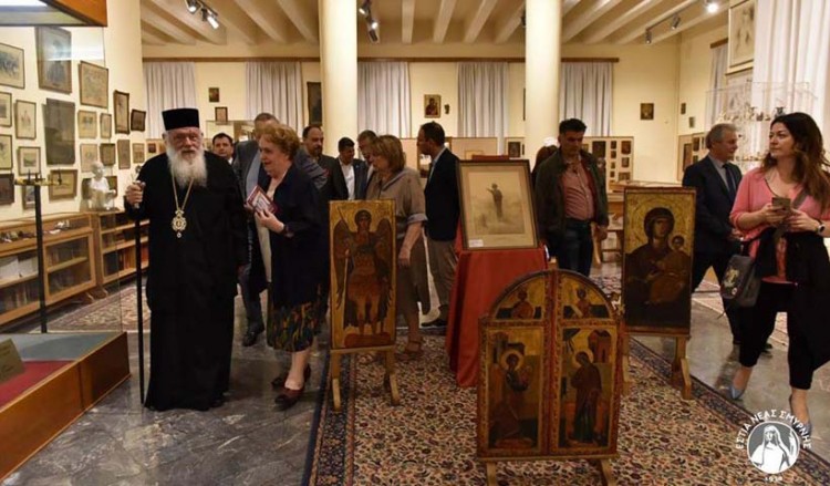 Ο Αρχιεπίσκοπος Ιερώνυμος στην Εστία Νέας Σμύρνης