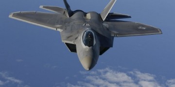 Αμερικανικά μαχητικά πέμπτης γενιάς F-22 Raptor στη Λάρισα (φωτο)