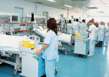 Συλλήψεις γιατρών, φαρμακοποιών, νοσηλευτών που έκλεβαν και πουλούσαν αντικαρκινικά φάρμακα