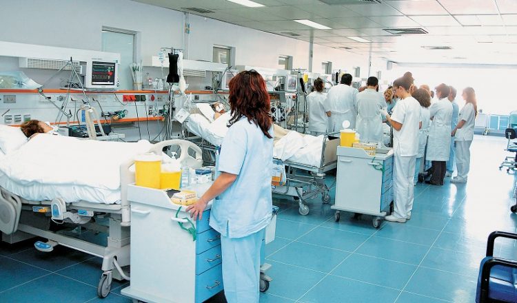 Συλλήψεις γιατρών, φαρμακοποιών, νοσηλευτών που έκλεβαν και πουλούσαν αντικαρκινικά φάρμακα