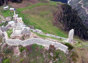 Αναπαλαιώθηκε κάστρο σε υψόμετρο 2.800 μ. στον Πόντο (βίντεο)