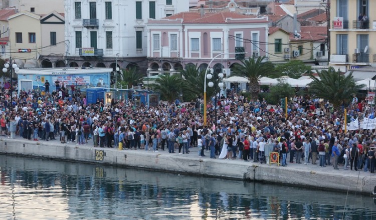 Λέσβος: Μαζική συμμετοχή στο συλλαλητήριο λόγω της επίσκεψης Τσίπρα