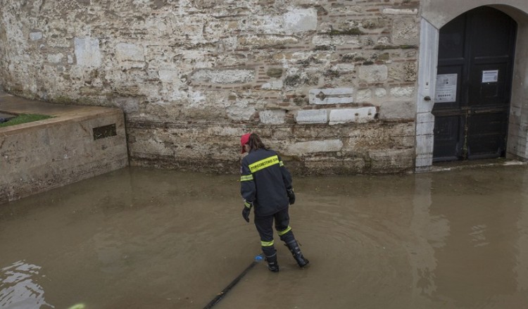 Κακοκαιρία στη Θεσσαλονίκη: Ποια σχολεία θα μείνουν αύριο κλειστά