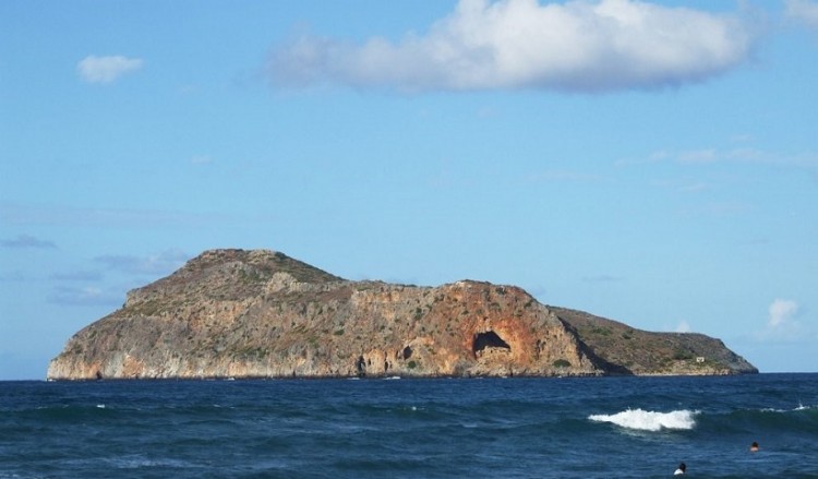 Χανιά: Ανθρώπινα οστά σε νησίδα όπου είχε καταρριφθεί γερμανικό αεροσκάφος