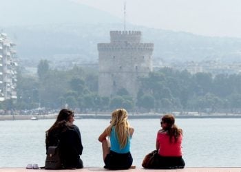 Καλοκαίρι δίχως τέλος: Ηλιοφάνεια και υψηλές θερμοκρασίες σήμερα