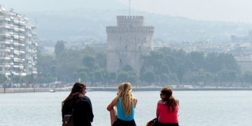 Καλοκαίρι δίχως τέλος: Ηλιοφάνεια και υψηλές θερμοκρασίες σήμερα