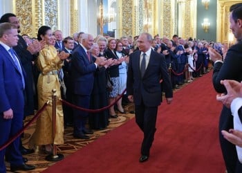 Ορκίστηκε ο Πούτιν, ο «τσάρος» του 21ου αιώνα (φωτο)