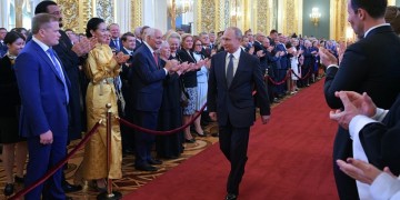 Ορκίστηκε ο Πούτιν, ο «τσάρος» του 21ου αιώνα (φωτο)
