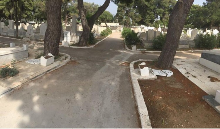 Βανδαλισμοί στο εβραϊκό τμήμα του Γ΄ Νεκροταφείου Νίκαιας