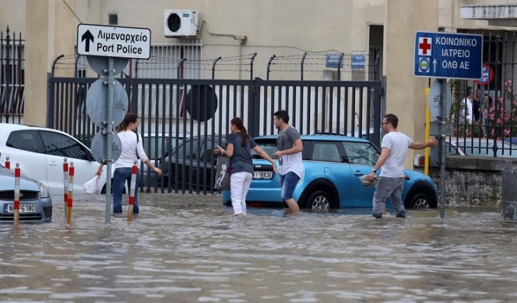 Χωρίς νερό και ρεύμα περιοχές της Θεσσαλονίκης