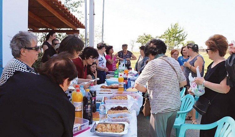 Θρυλόριο: Αποχαιρετιστήριο τραπέζι στις ψυχές των αγαπημένων τους