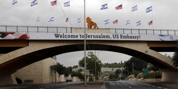 Τα εγκαίνια της πρεσβείας των ΗΠΑ στην Ιερουσαλήμ ρίχνουν λάδι στη φωτιά της Μ. Ανατολής (φωτο)