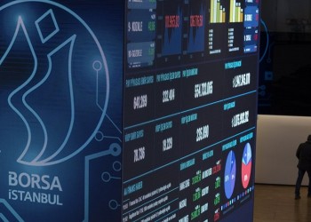 Bloomberg: Οι επενδυτές χάνουν την εμπιστοσύνη τους στην τουρκική οικονομία