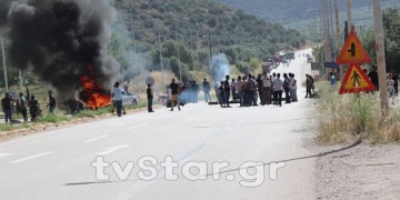 Καζάνι που βράζει η Άμφισσα: Οργή από τους Ρομά στην κηδεία της 13χρονης (φωτο)