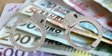 Δίωξη σε βάρος οικονομικών επιθεωρητών για το σκάνδαλο των παράνομων επιστροφών ΦΠΑ