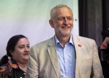 Brexit: Δεύτερο δημοψήφισμα με επιλογές μια «λογική» συμφωνία και την παραμονή στηρίζει ο Κόρμπιν