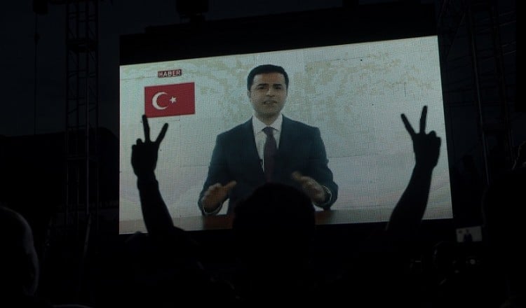 Αποφυλακίζεται ο Κούρδος ηγέτης Σελαχατίν Ντεμιρτάς αλλά παραμένει στη φυλακή! 3