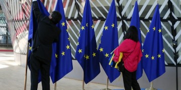 Το Βερολίνο μεσολαβεί ανάμεσα σε Σκόπια και Σόφια – Φόβος για βέτο της Βουλγαρίας